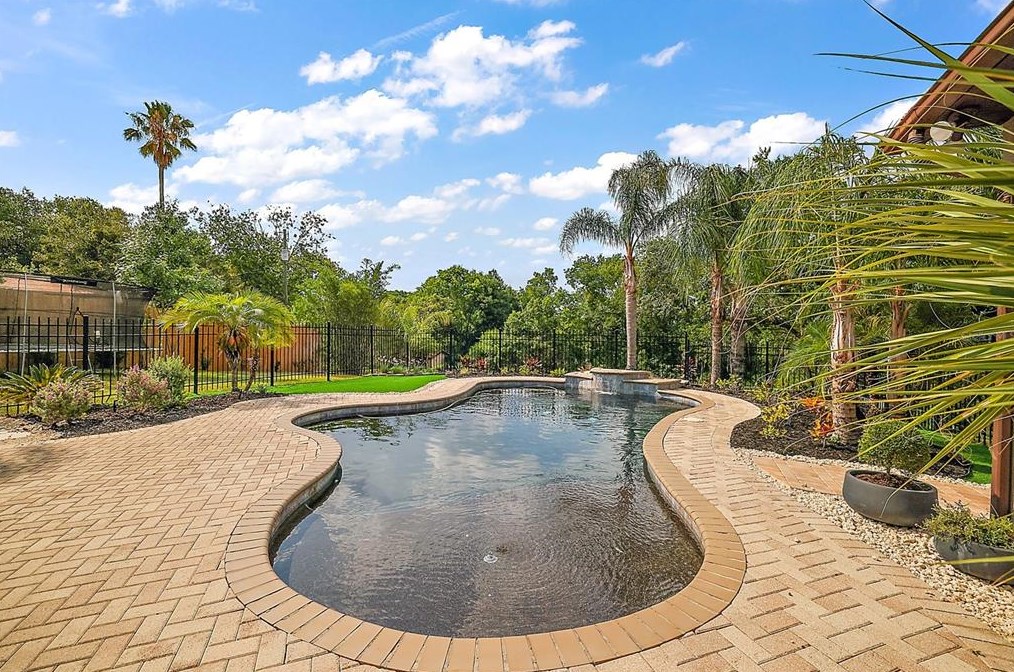 17660 County Road 455, Montverde FL  34756-4012 exterior