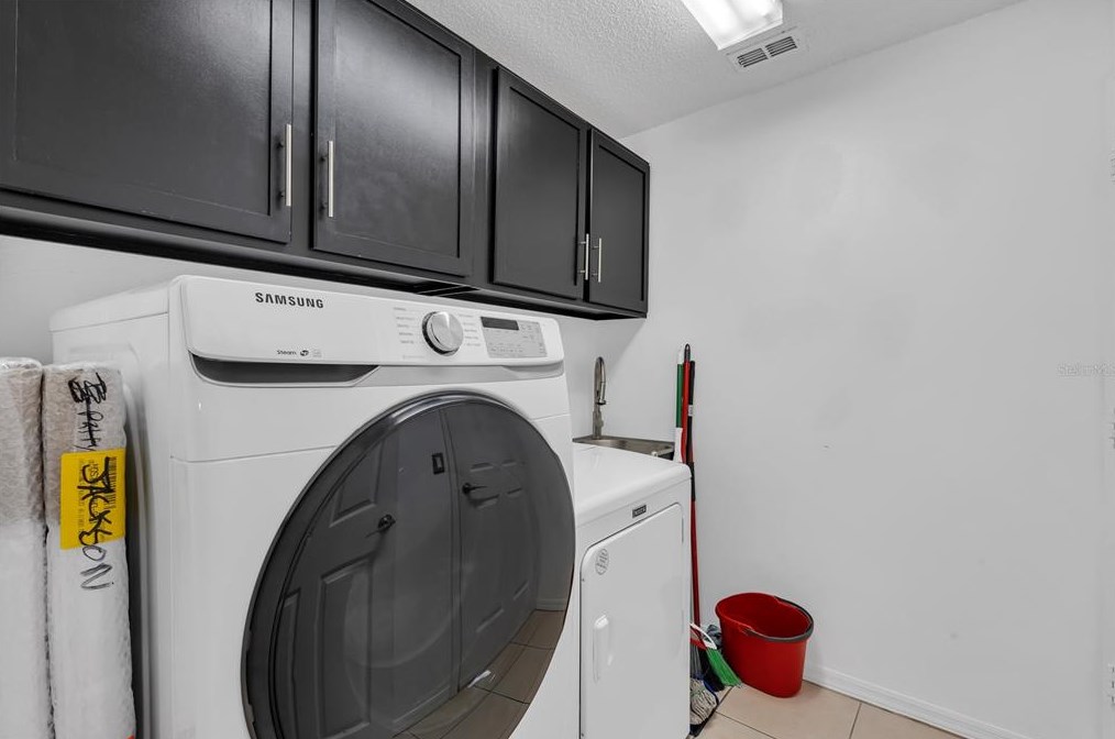 1541 Indian Oaks Trl, Kissimmee FL 34747-1951 exterior