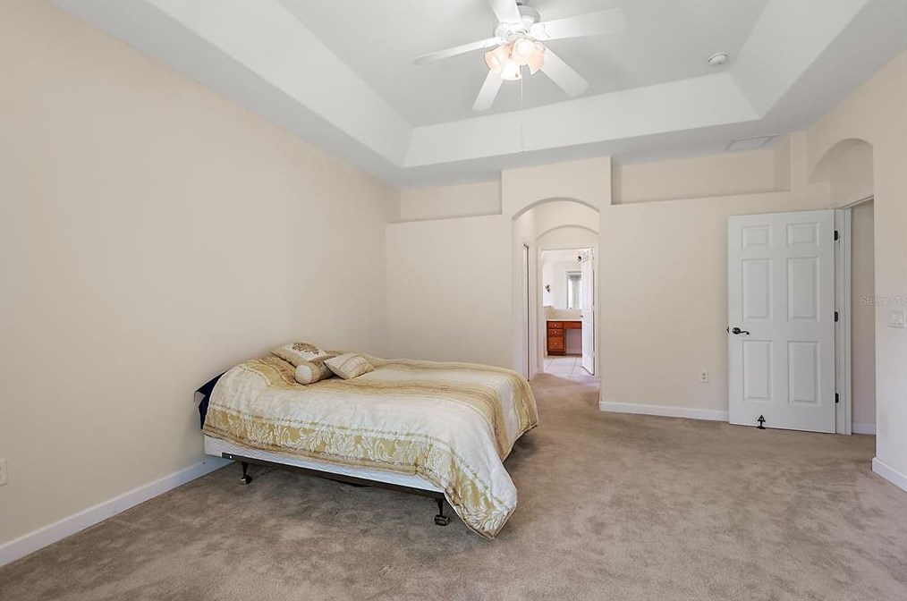 13806 Wellington Ln, Grand Island FL  32735-9114 exterior