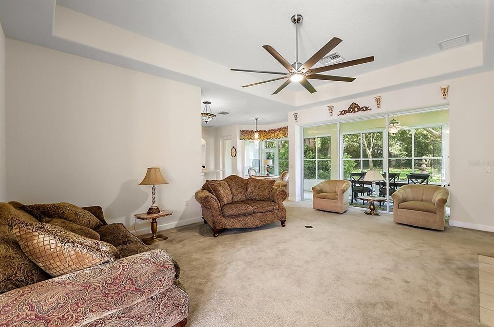 13806 Wellington Ln, Grand Island FL  32735-9114 exterior