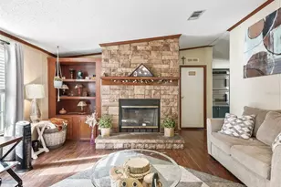 1151 Emma Ln, Leesburg, FL 34748 - Photo 3