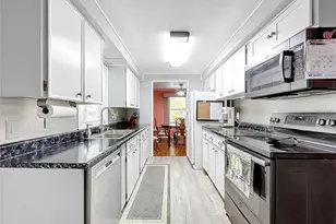 1026 Capella Dr, Tavares, FL 32778 - Photo 9