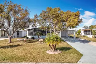 1026 Capella Dr, Tavares, FL 32778 - Photo 1