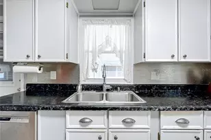 1026 Capella Dr, Tavares, FL 32778 - Photo 11