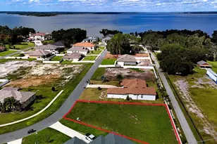 817 Oaks Shores Rd, Leesburg, FL 34748 - Photo 1