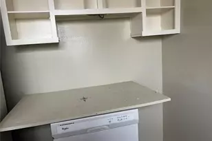 1121 Oakland Dr, Tavares, FL 32778 - Photo 11