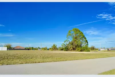 2814 Santa Barbara Boulevard N, Cape Coral, FL 33993 - Photo 3