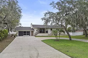 31400 Saunders Dr, Tavares, FL 32778 - Photo 3