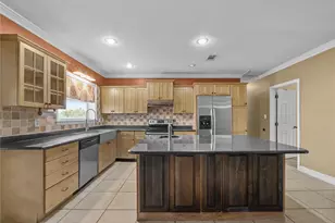 31400 Saunders Dr, Tavares, FL 32778 - Photo 9