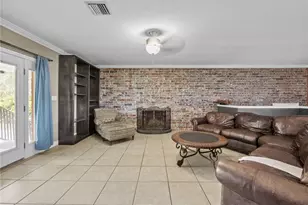 31400 Saunders Dr, Tavares, FL 32778 - Photo 7