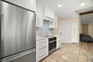 2309 Fairview Ct, Eustis, FL 32726 - Photo 11