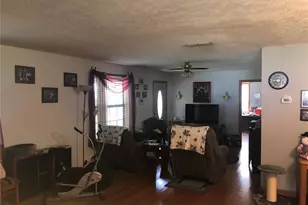 136 S Commercial St, Coleman, FL 33521 - Photo 7