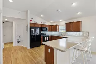 5829 Tupelo Ter, The Villages, FL 32163 - Photo 7