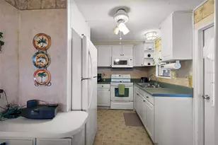 668 Lori Dr, Leesburg, FL 34788 - Photo 3