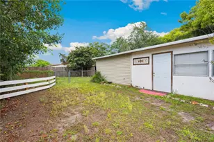 2072 NW 10th Terrace, Lake Panasoffkee, FL 33538 - Photo 9