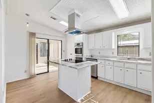 603 Robin Ln, Wildwood, FL 34785 - Photo 9