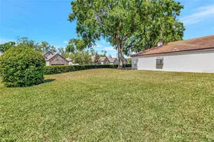 1908 Oak Cir, Tavares, FL 32778 - Photo 25