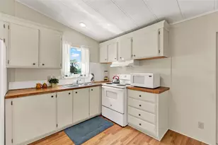 741 Royal Palm Ave, The Villages, FL 32159 - Photo 9