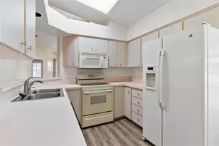 26030 Newcombe Cir, Leesburg, FL 34748 - Photo 19