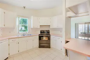 1114 Paradise Dr, Lady Lake, FL 32159 - Photo 9