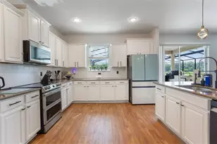 637 Neptune Dr, Groveland, FL 34736 - Photo 9