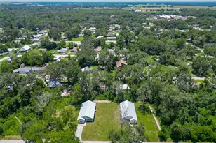 891 Cr 482C, Lake Panasoffkee, FL 33538 - Photo 37