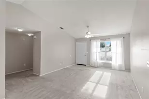 1726 Tropical Ct, Tavares, FL 32778 - Photo 5