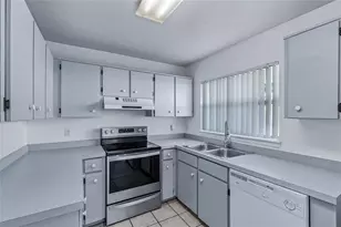 1726 Tropical Ct, Tavares, FL 32778 - Photo 13