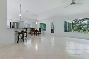 17037 SE 76th Creekside Cir, The Villages, FL 32162 - Photo 7