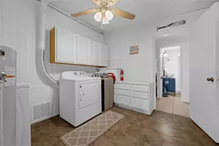 1025 Capella Dr, Tavares, FL 32778 - Photo 25