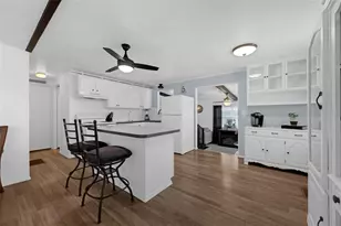 1025 Capella Dr, Tavares, FL 32778 - Photo 15