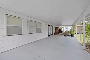 1025 Capella Dr, Tavares, FL 32778 - Photo 7