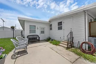 1025 Capella Dr, Tavares, FL 32778 - Photo 31