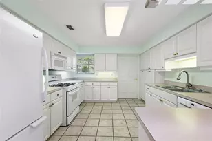 911 Beverly Harbors Dr, Leesburg, FL 34748 - Photo 17