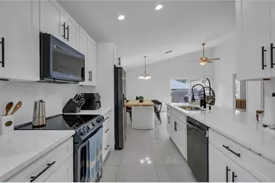 1808 Westpointe Circle, Orlando, FL 32835 - Photo 19