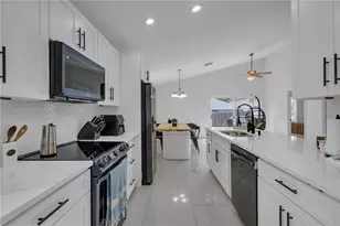 1808 Westpointe Cir, Orlando, FL 32835 - Photo 17