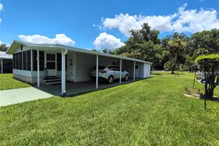 52 Outlet Dr, Lake Panasoffkee, FL 33538 - Photo 5