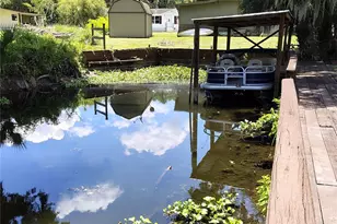 52 Outlet Dr, Lake Panasoffkee, FL 33538 - Photo 1