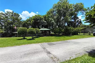 52 Outlet Dr, Lake Panasoffkee, FL 33538 - Photo 49