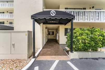 101 N Grandview Street #205, Mount Dora, FL 32757 - Photo 1