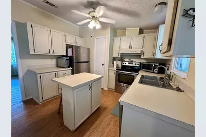 902 Rose Lane, The Villages, FL 32159 - Photo 7