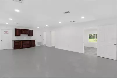 109 W Lakeview Street, Lady Lake, FL 32159 - Photo 9