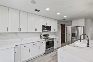 41636 Outlaw Ln, Weirsdale, FL 32195 - Photo 17