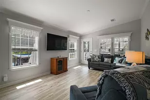 31609 Terrace Dr, Tavares, FL 32778 - Photo 7