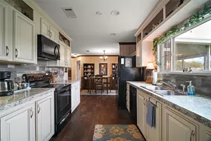 2551 Cayman Cir, Zellwood, FL 32798 - Photo 11
