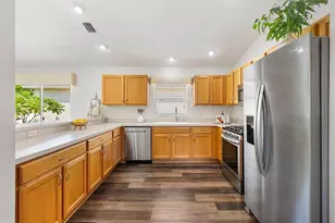 610 Danbury St, The Villages, FL 32162 - Photo 5