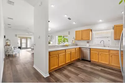 610 Danbury Street, The Villages, FL 32162 - Photo 5