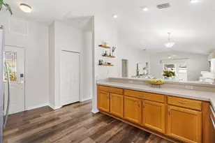 610 Danbury St, The Villages, FL 32162 - Photo 7