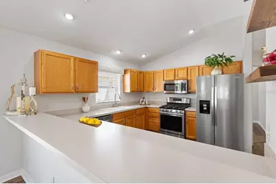 610 Danbury Street, The Villages, FL 32162 - Photo 7