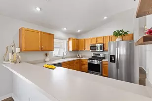 610 Danbury St, The Villages, FL 32162 - Photo 7